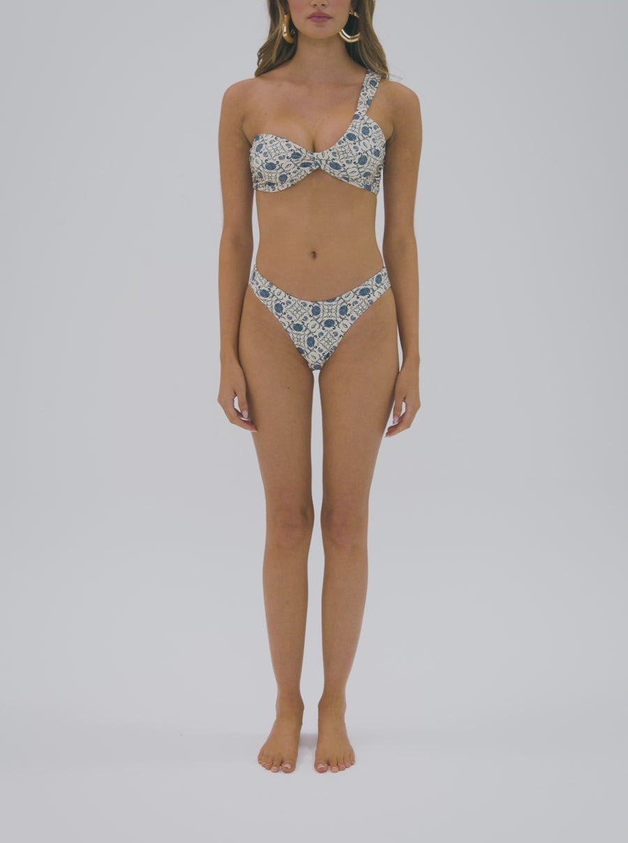 Classic Scoop Bottom